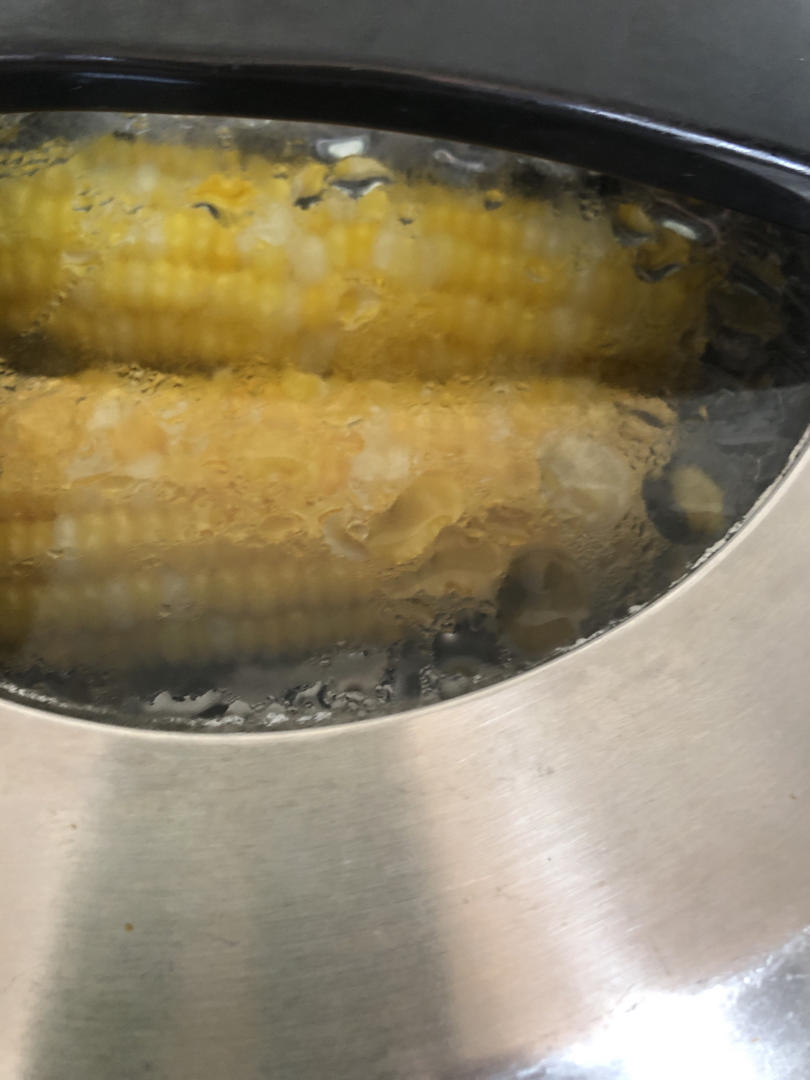 隔水蒸玉米方法