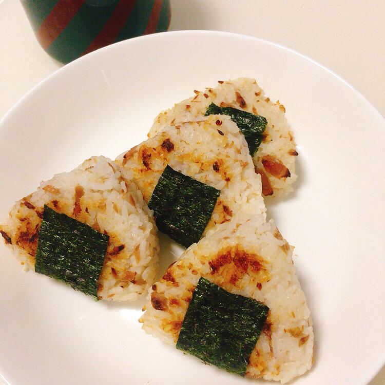 金枪鱼烤饭团