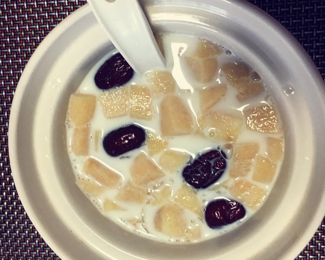 苹果红枣牛奶燕窝的做法