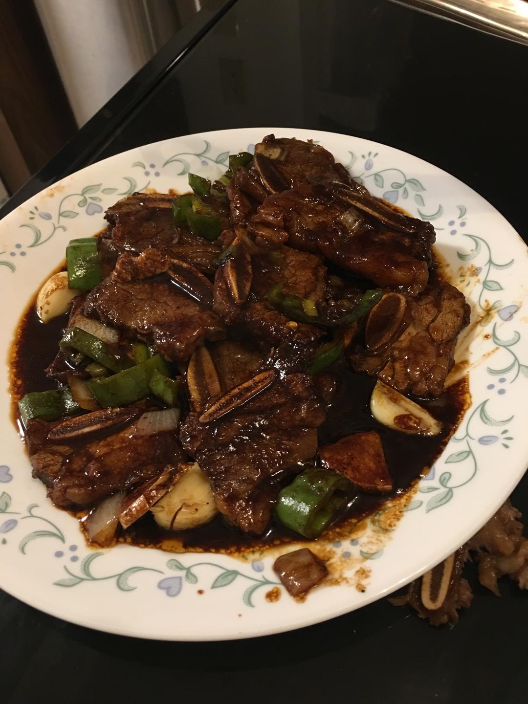 黑椒牛仔骨