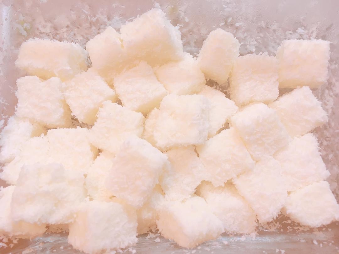 完胜85度C牛奶椰丝小方