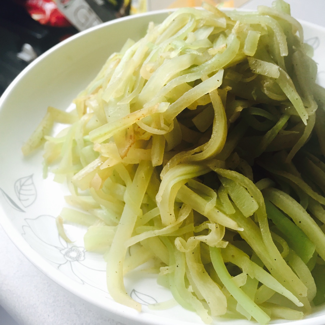 清炒莴笋丝