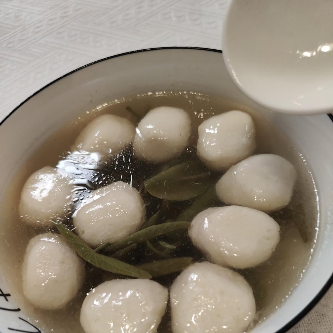 莼菜鱼圆汤