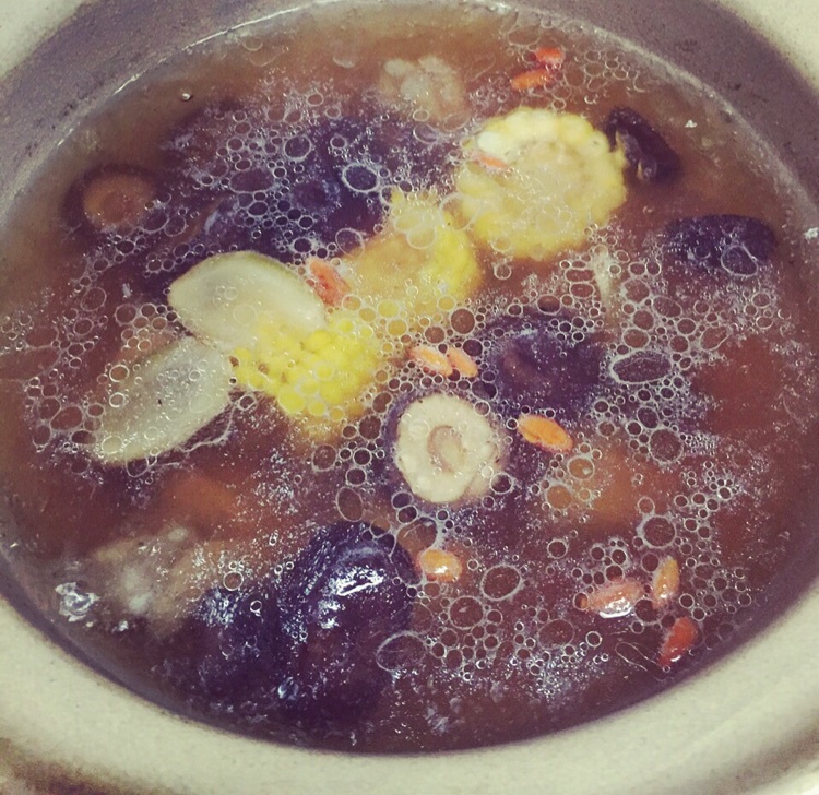 西葫芦玉米排骨汤
