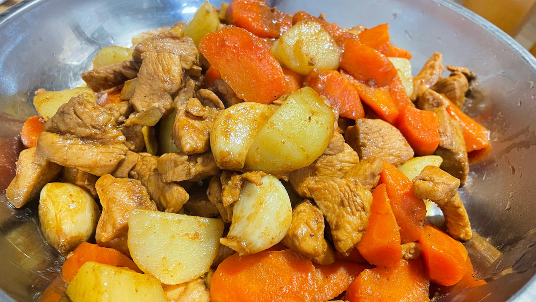 土豆胡萝卜炒鸡肉（鸡胸）