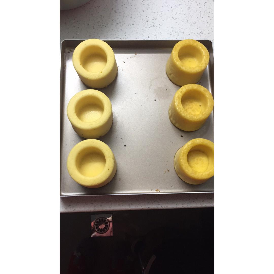 草莓鲜奶杯蛋糕
