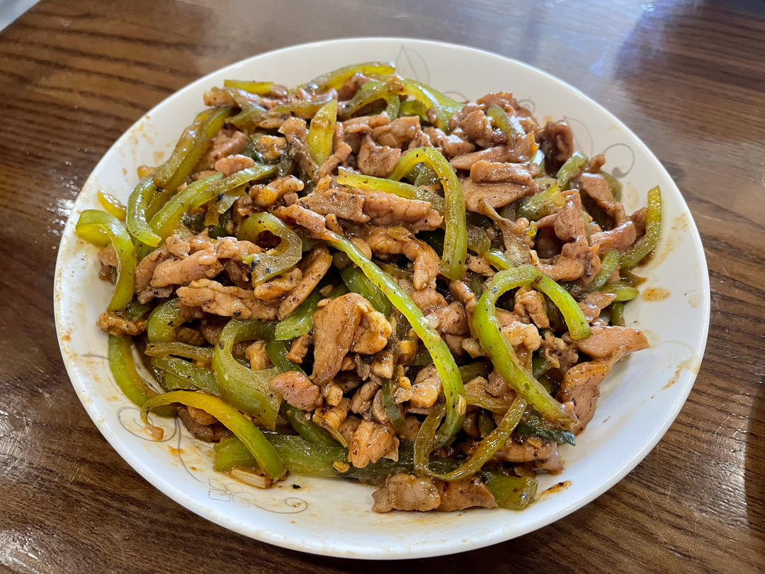巨下饭的尖椒肉丝好吃得一碗接一碗