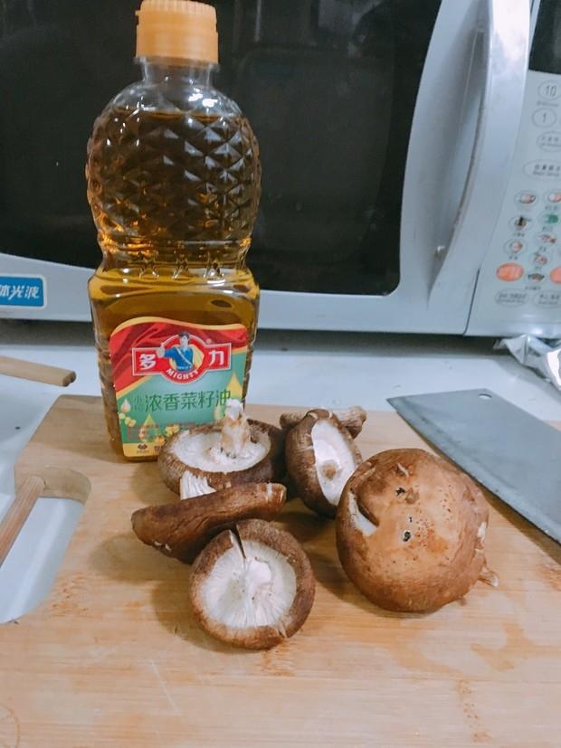 多力经典香菇炒饭的做法