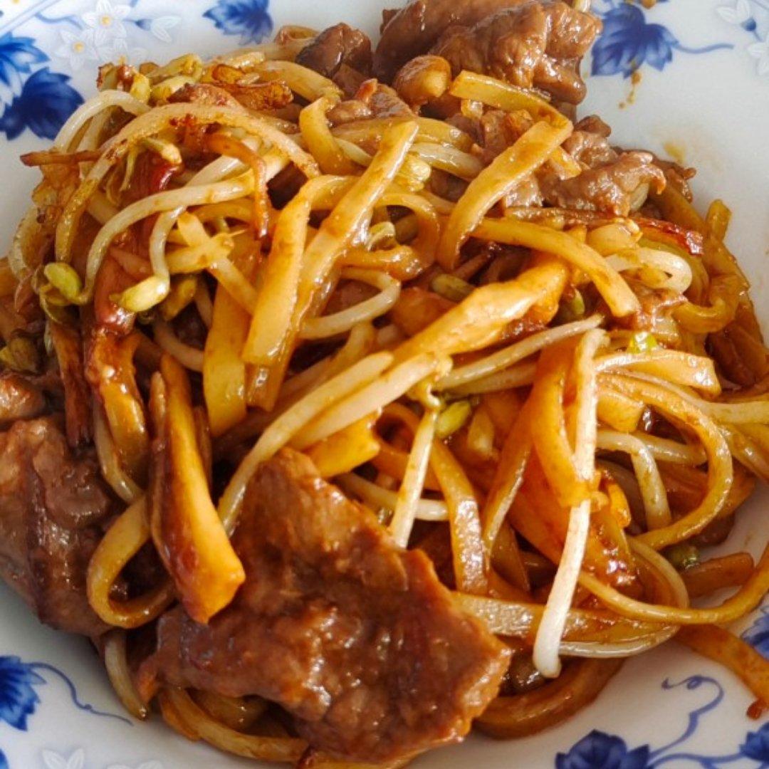 港式茶餐厅的干炒牛河