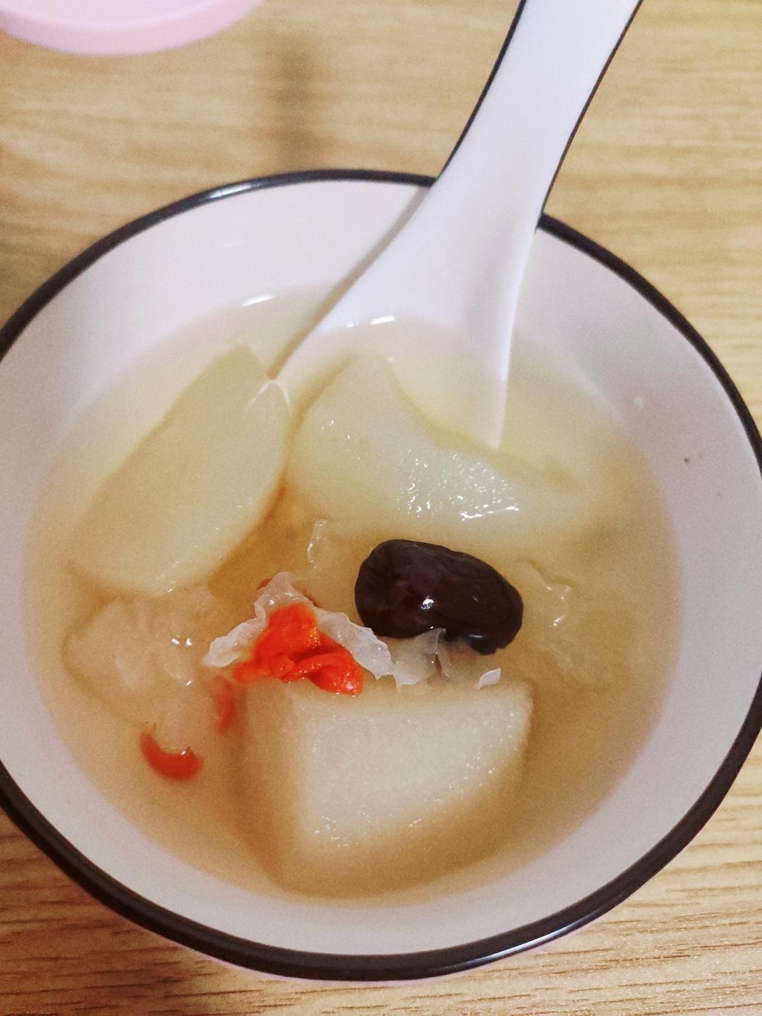 冰糖炖雪梨