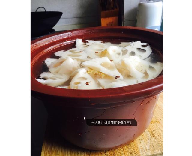 筒子骨浮藕汤