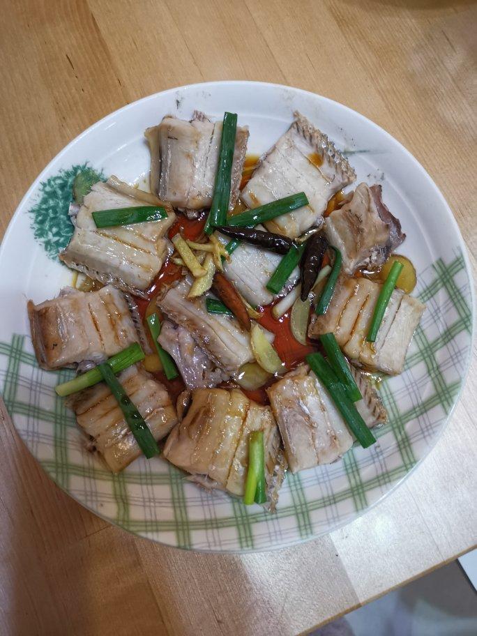 清蒸带鱼❗️检验带鱼是否新鲜的不二法门✌