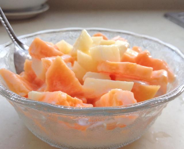 自制木瓜苹果水果酸奶沙拉的做法