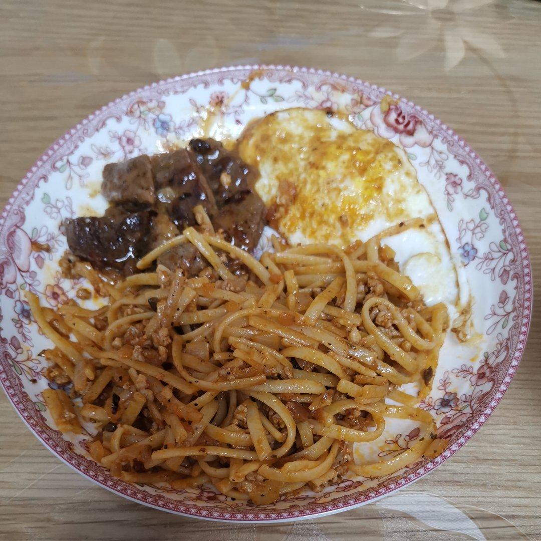 番茄肉酱意大利面