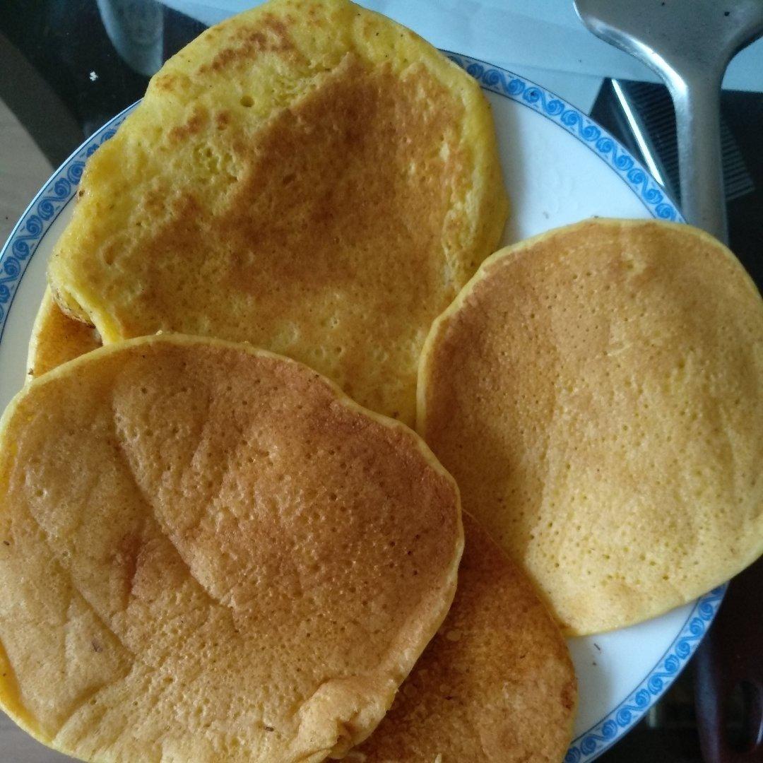 厨娘阎婆做的玉米面小饼子