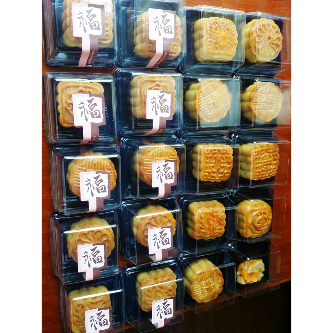 广式月饼——蛋黄莲蓉月饼