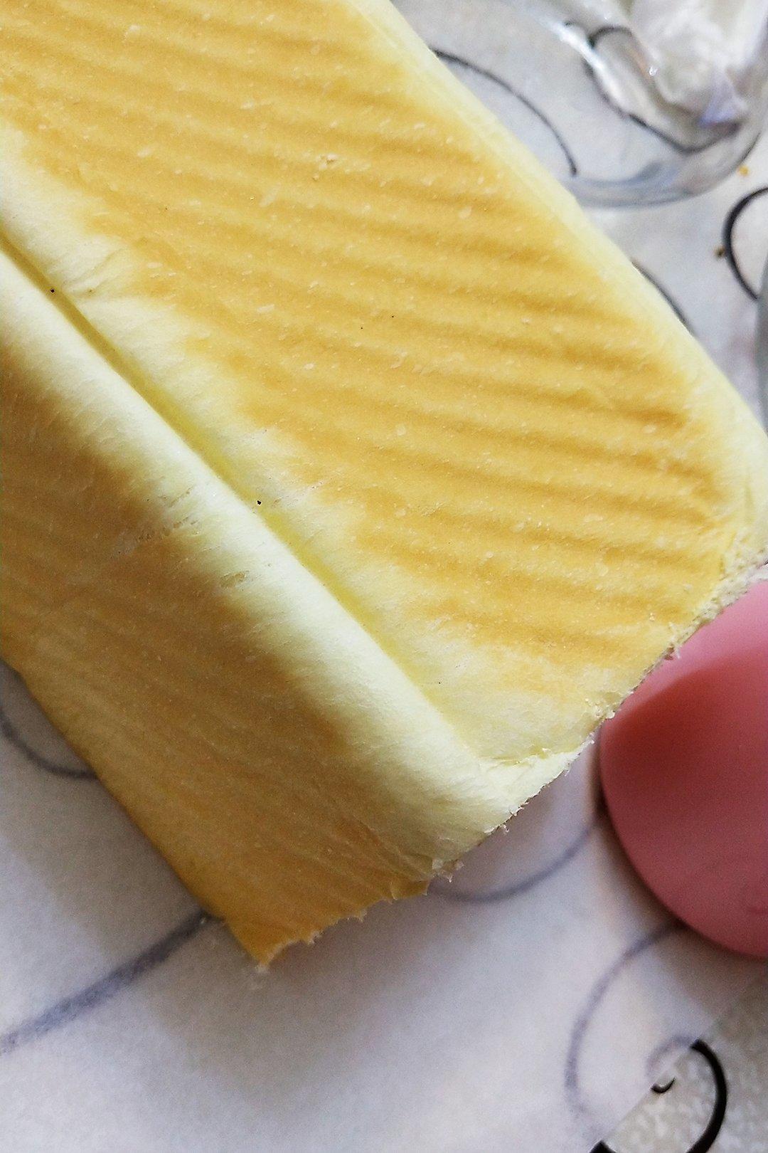 用烤箱自己做面包--手工牛奶吐司面包