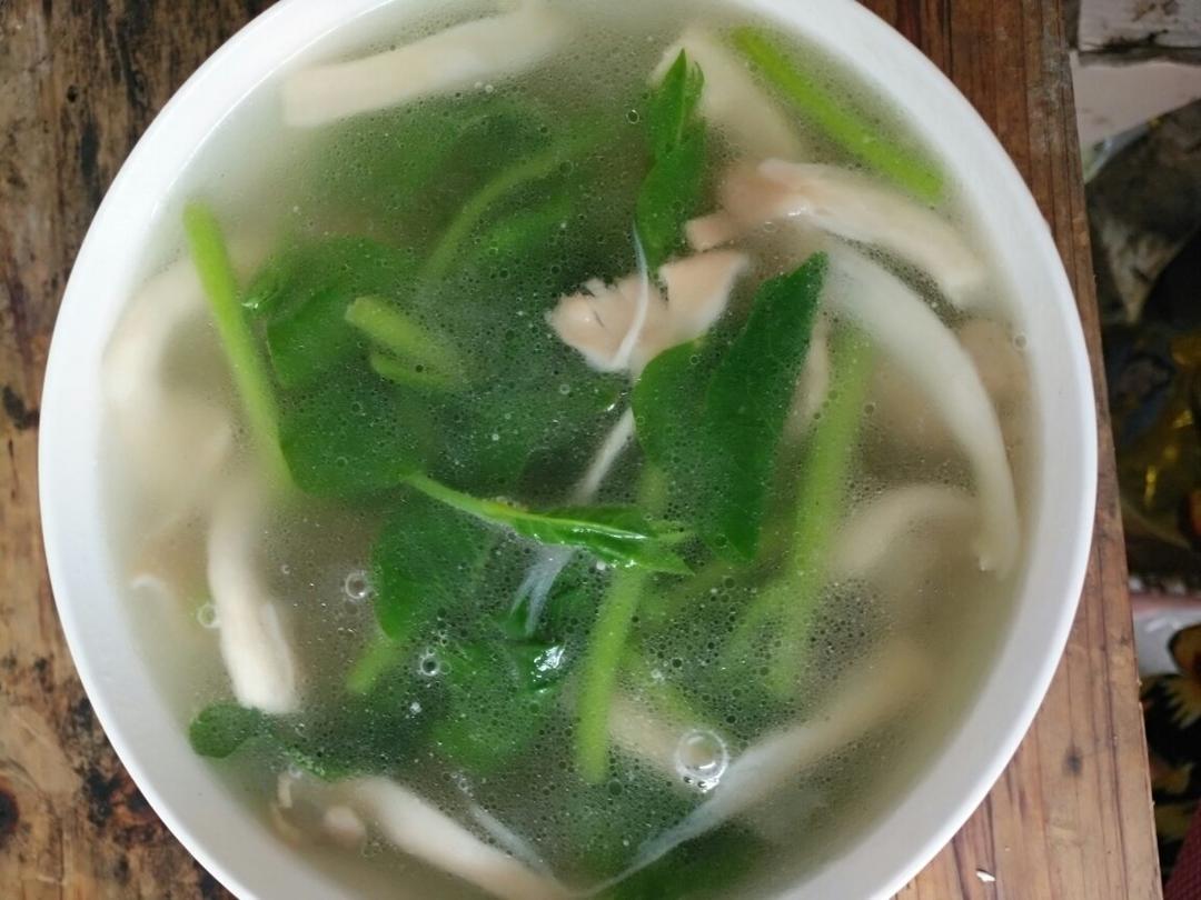 新鲜菌汤（蘑菇汤）