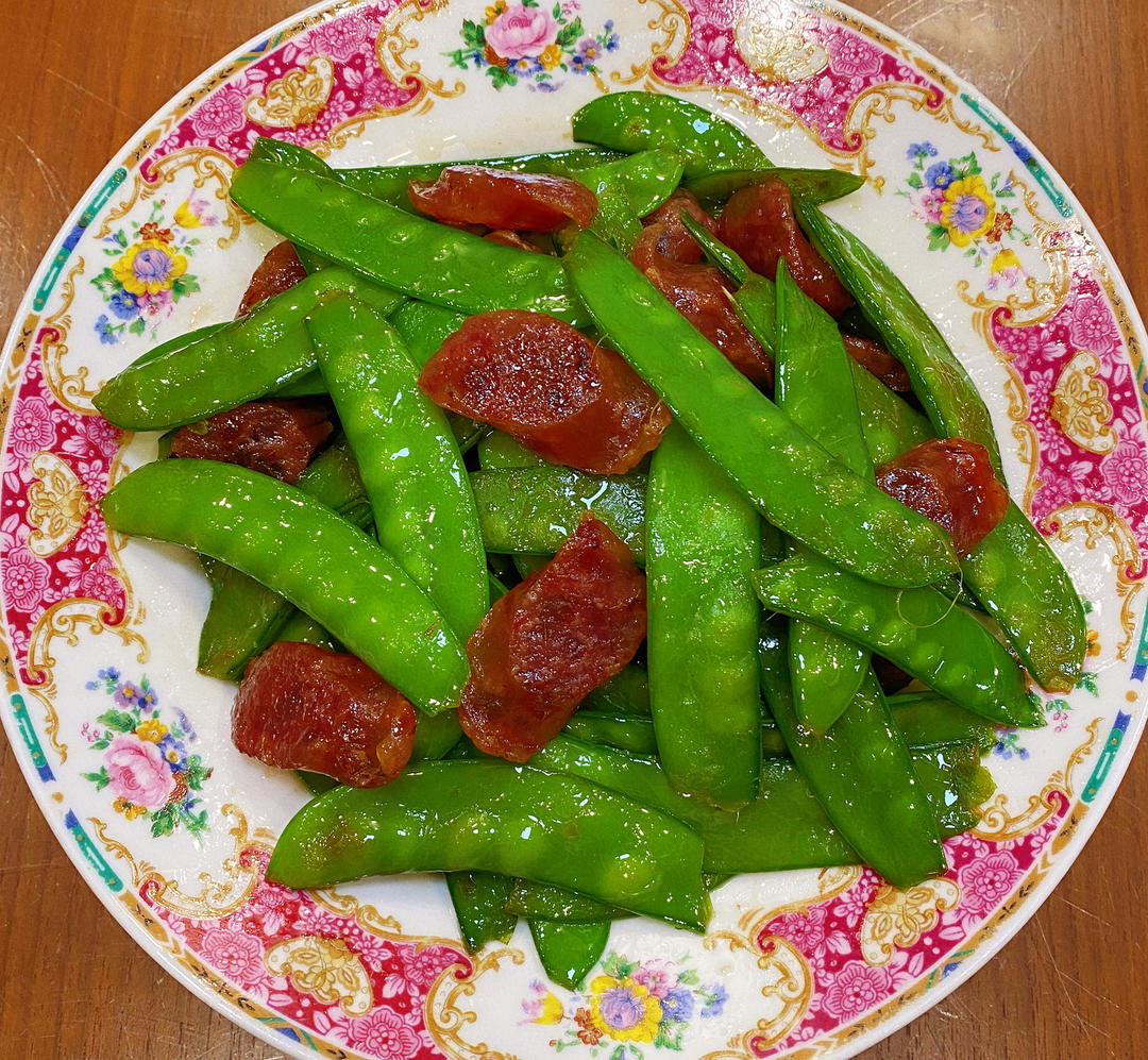 腊肠炒荷兰豆
