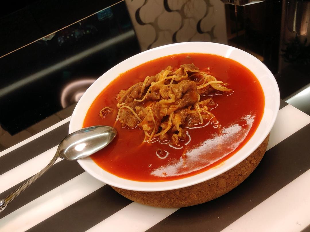 金针菇肥牛番茄锅