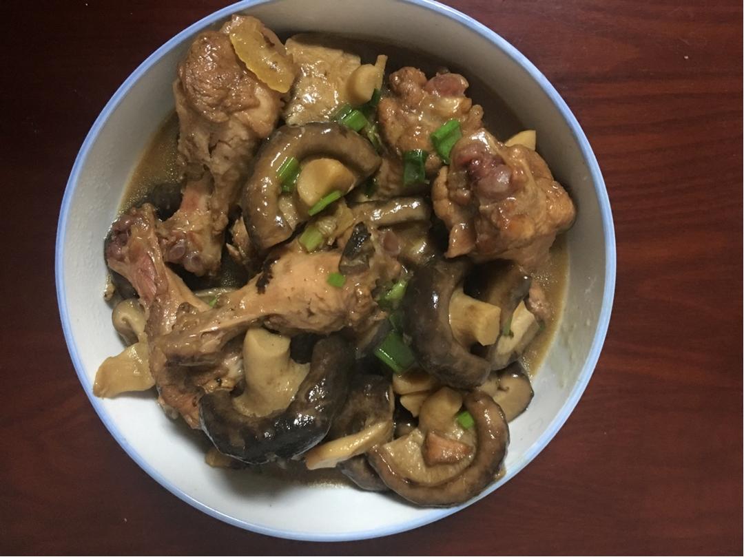 香菇烧鸡也可以用鸡腿哦！