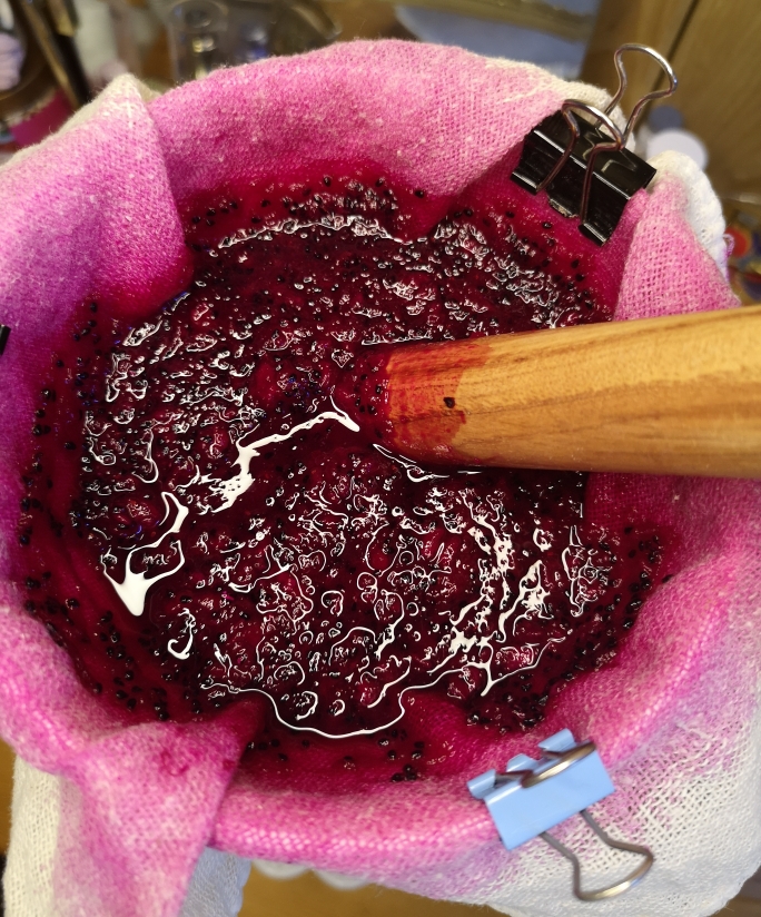 自制天然色素 粉色 生日蛋糕裱花的做法 步骤2