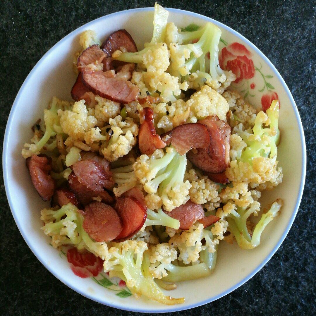 腊肉炒菜花