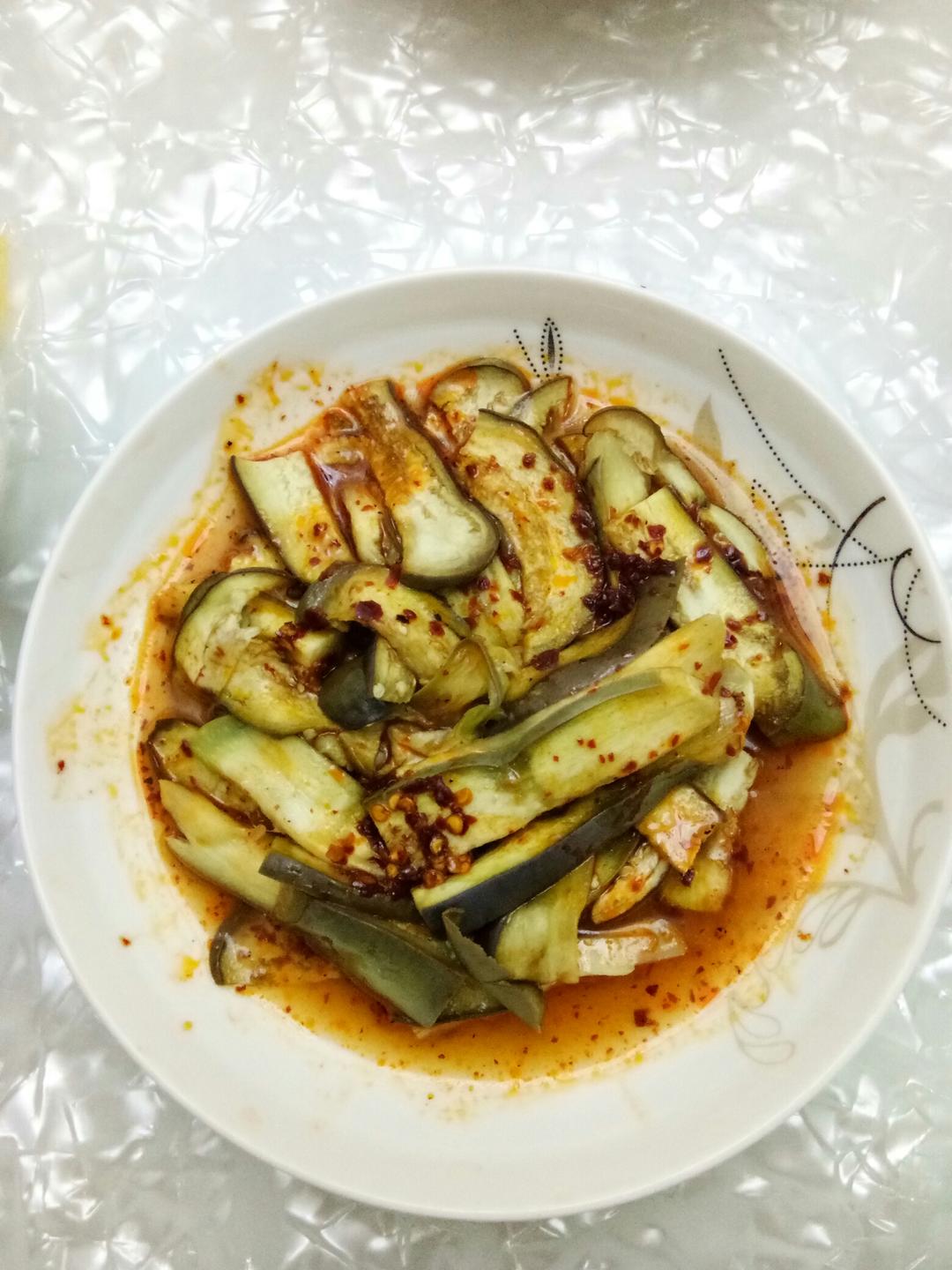 懒人菜老干妈蒸茄子