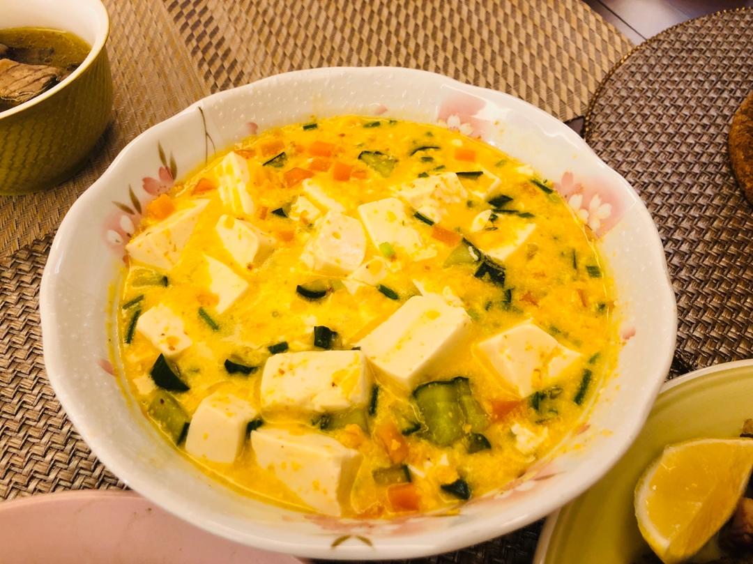 蟹黄豆腐（咸蛋黄版）