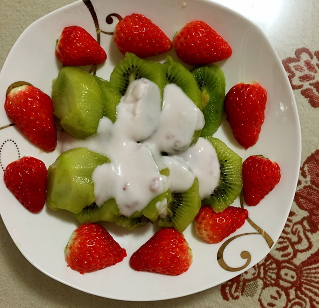 奇异果鸡胸肉开胃前菜