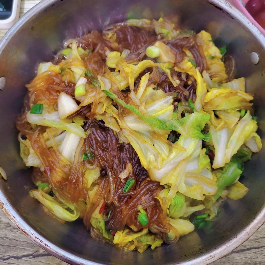 最近爱吃粉丝粉条～包菜炒粉丝