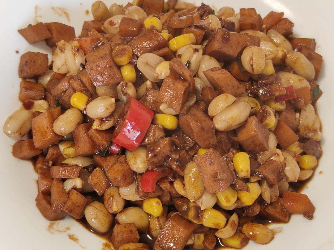 豆瓣酱炖花生豆干丁