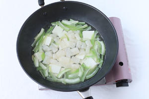 丝瓜竹荪豆腐汤的做法 步骤7