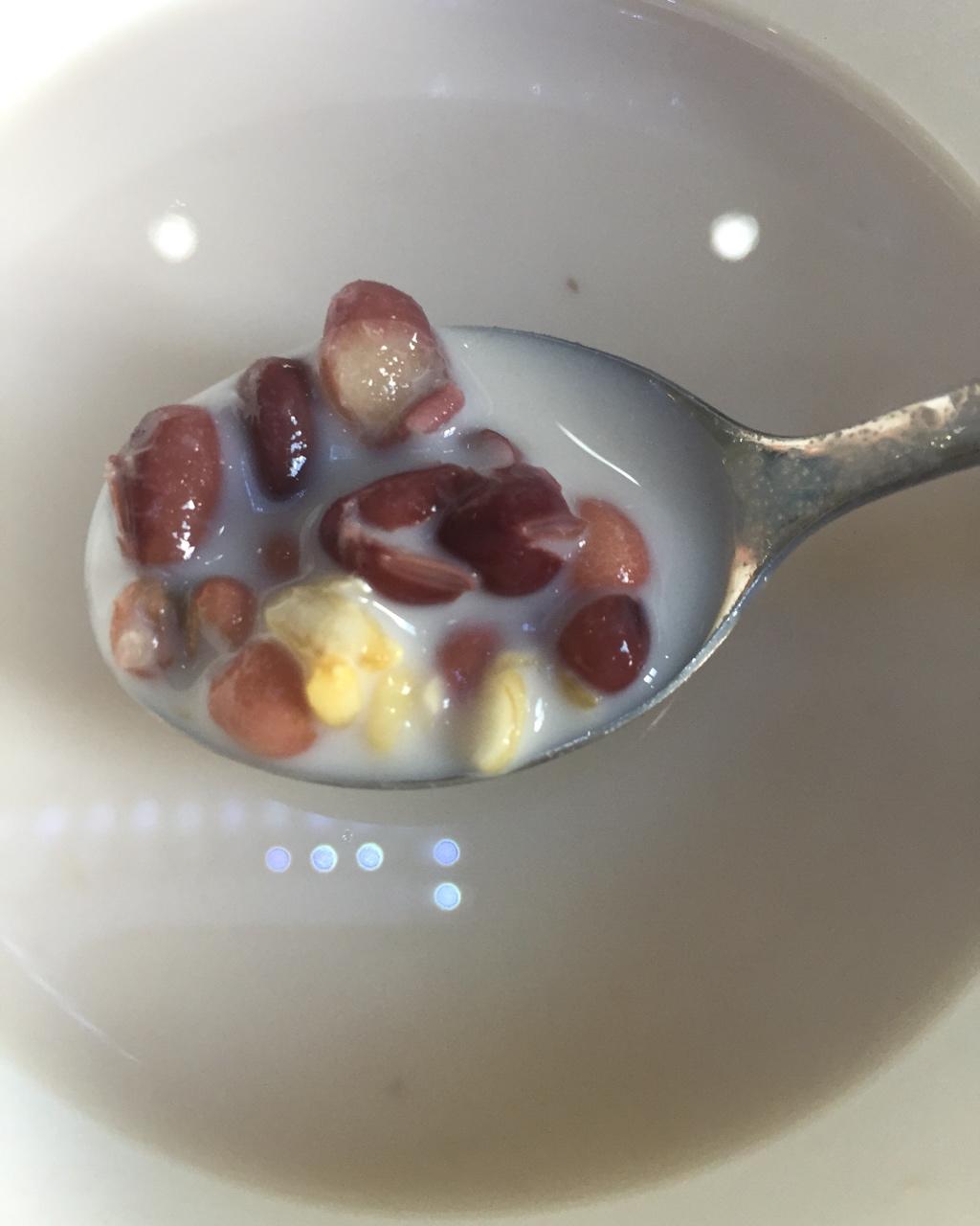 红豆薏米牛奶粥