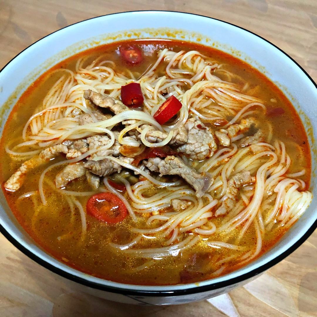 香辣榨菜肉丝面