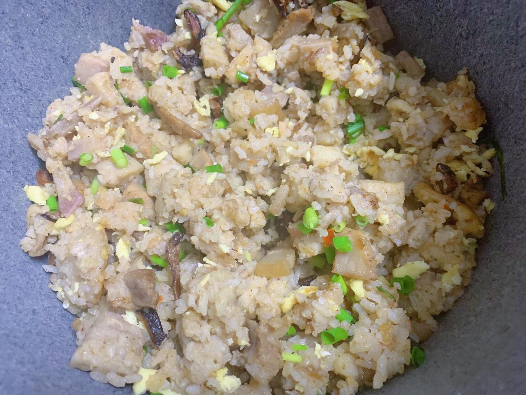 芋头香菇肉丁炒饭的做法步骤图 怎么做好吃 这个菜真香啊 下厨房