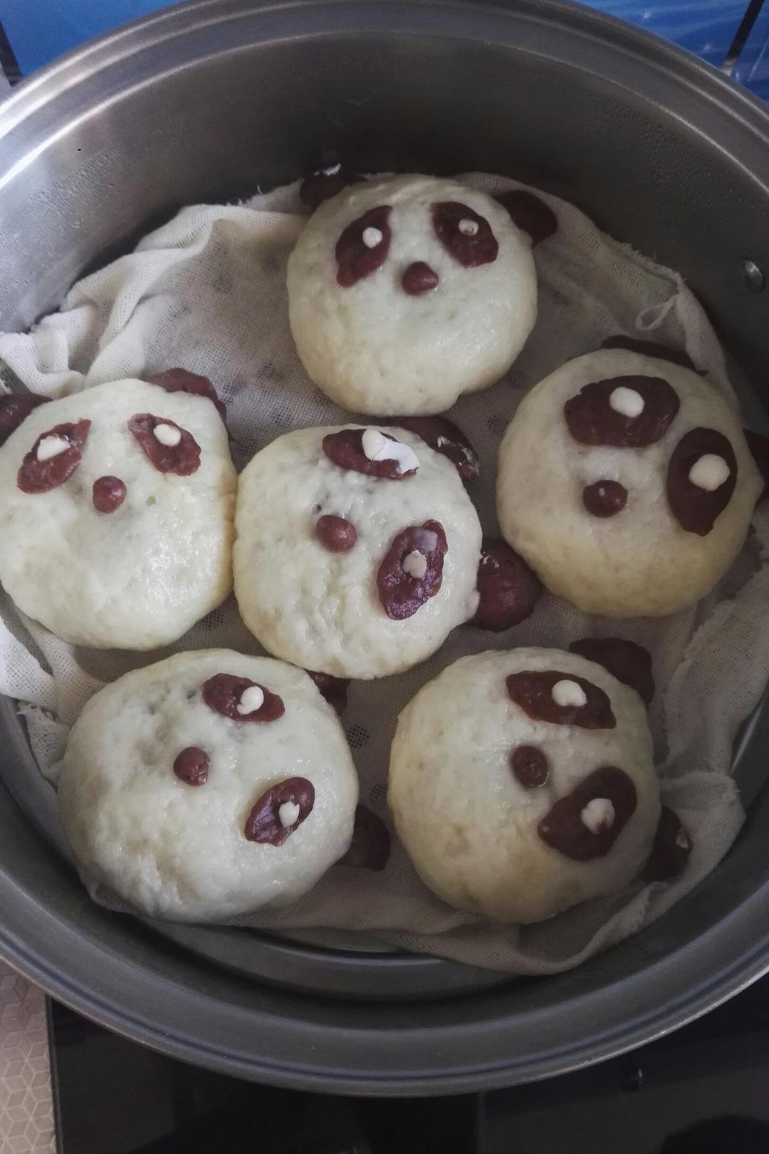 萌种之～熊猫豆沙包