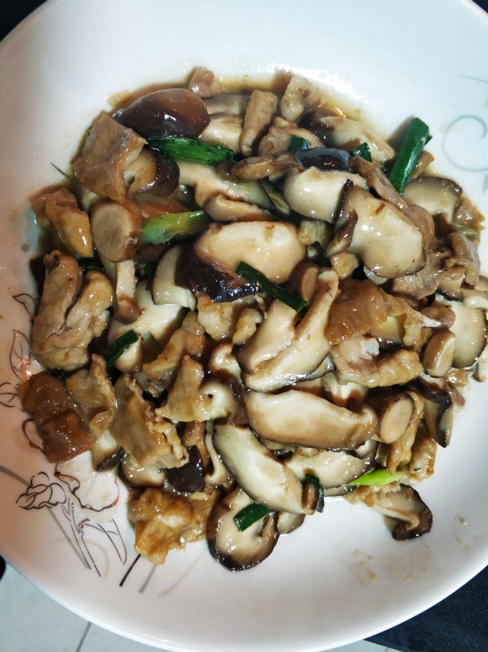 86089做的香菇炒肉