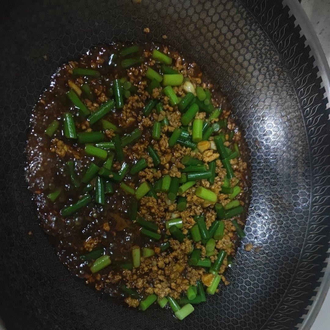 蒜苔炒肉末，三碗米饭都不够吃