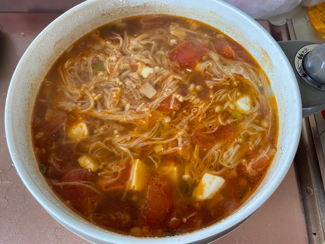 减肥期简单易做味道鲜美的番茄内酯豆腐汤
