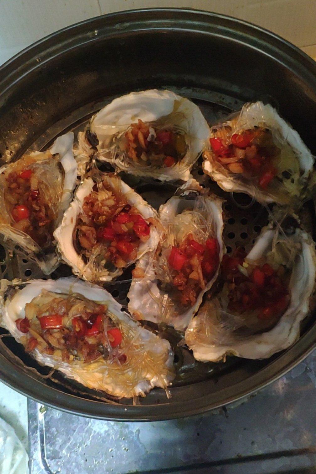 蒜蓉粉丝蒸生蚝