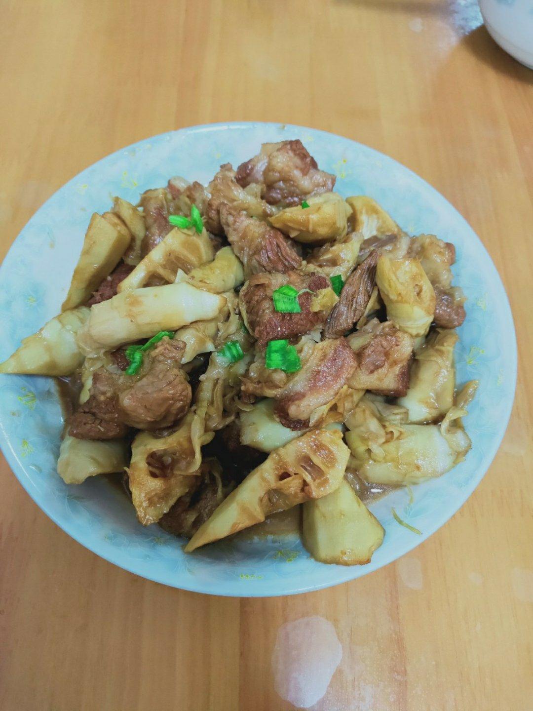 无油五花肉焖笋