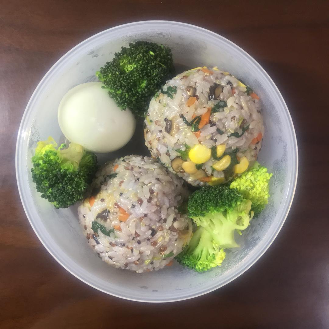 小盆友超爱的肉松饭团子