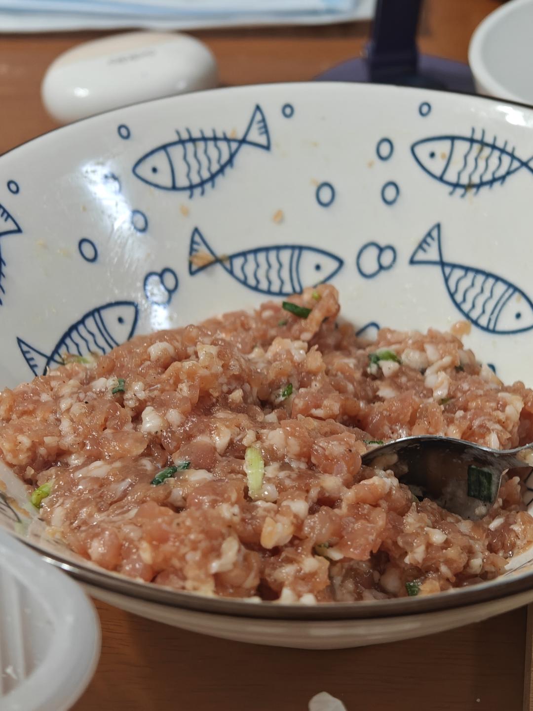 鲜肉馄饨 馄饨皮 馄饨汤底（附6种包法）