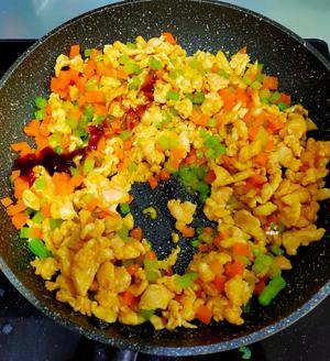 超下饭奥尔良炒鸡肉丁！ 什锦炒肉  家常菜快手菜  饼夹万能配菜  孩子最爱系列的做法 步骤9