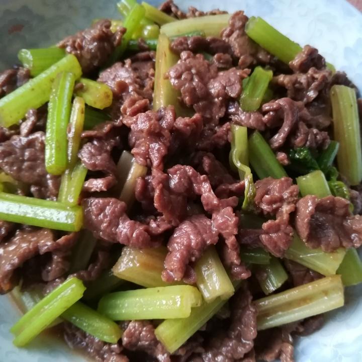 芹菜炒牛肉