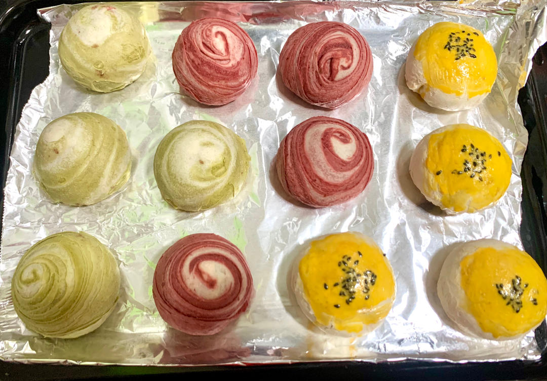 蛋黄酥~紫薯、抹茶、原味~花好月圆，中秋快乐~内附一次做六色蛋黄酥方法~