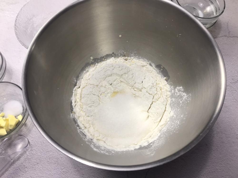 纯奶手撕吐司的做法 步骤1