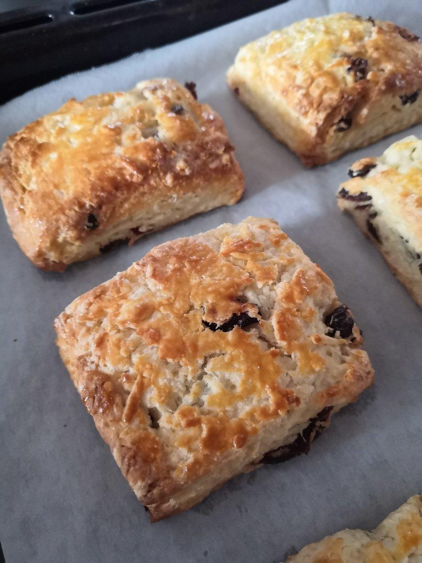 完美裂纹～百分百成功的超好吃奶香司康（禁止搬运）