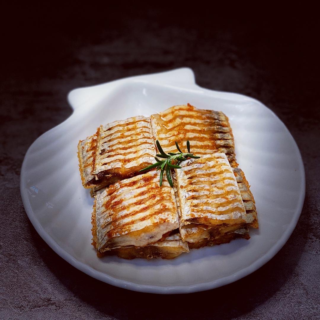 鹏妈在奔跑做的干煎带鱼